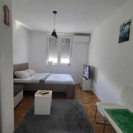 Studio Lamele Self Check In Available Apartment *